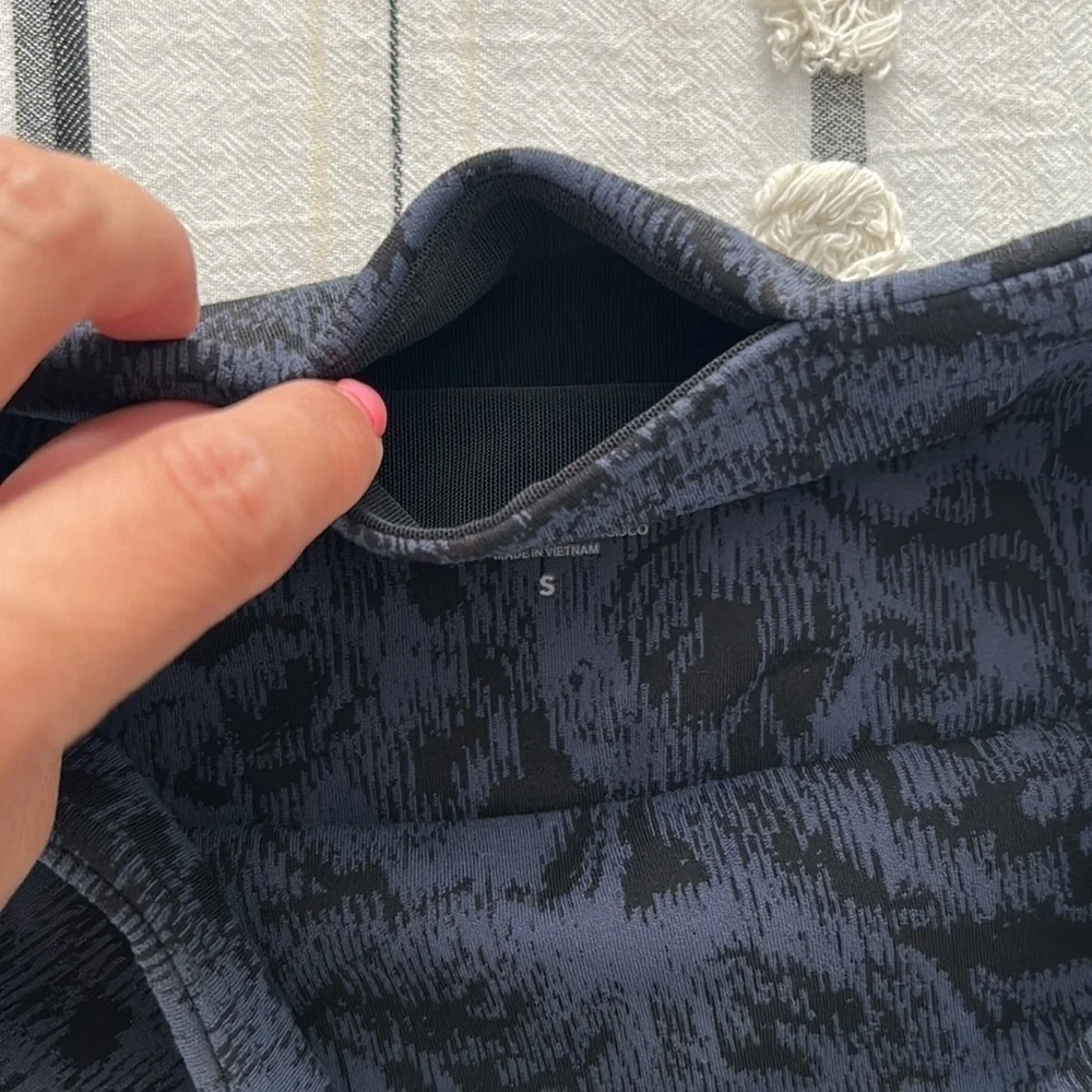 Athleta • Elation 7/8 Textured Tight Frosted Floral Navy Black